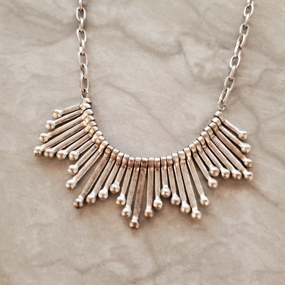 ✨ J.Crew Silver Rhinestones Crystals Pave Antiqued Mini Statement Necklace ✨ - Picture 12 of 13